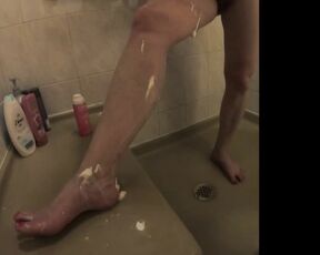 Serena Slade Shaving my legs in the shower