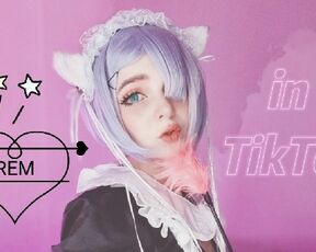 Rem playing with pussy and posing in tik tok 18+