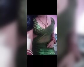 Desi Indian single aunty webcam video