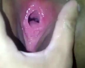 MILF get fingered until orgasam-huge squirt:මෝල තදවෙලා බඩු විදිනකන් ඇගිල්ල ගහනවා