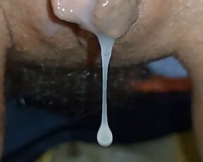 Creampie! Sperm flows out of pussy and drips on the floor