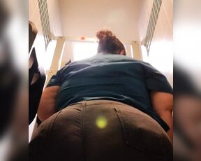 Big wide natural booty