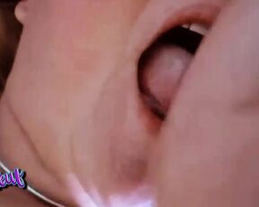 Cumshot in miss MILF's mouth