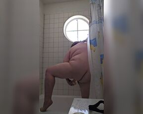 BBW Masturbates in new bathroom