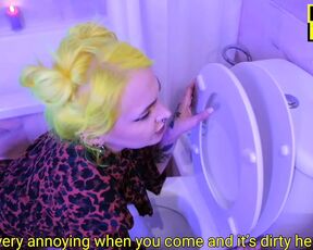 Dirty Talk: I Teach You How to Clean the Toilet